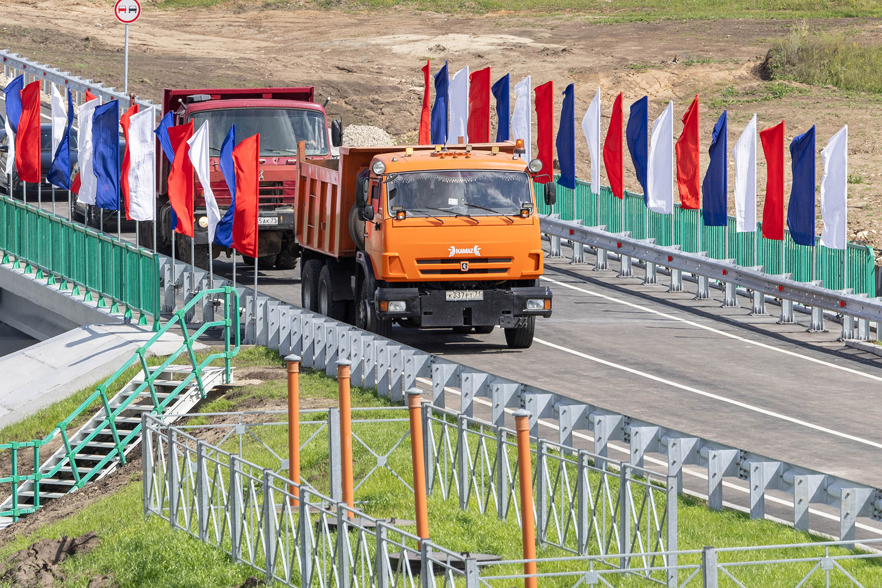 В Тепло-Огаревском районе открыли рабочее движение по реконструированному мосту через реку Мутную