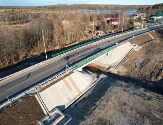 Завершены работы по реконструкции мостового перехода через р. Веженка на км 110+200. 