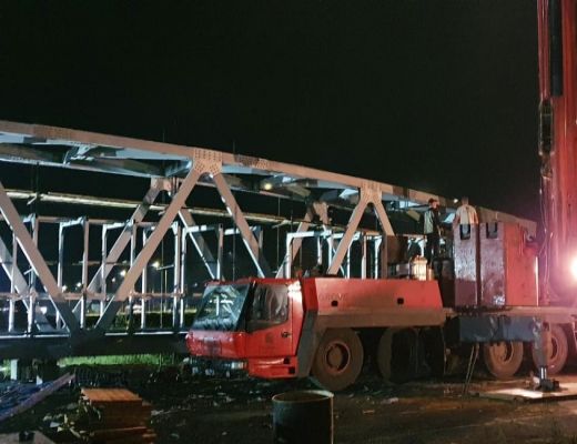 Выполнен монтаж пролетного строения надземного пешеходного перехода на восточном обходе