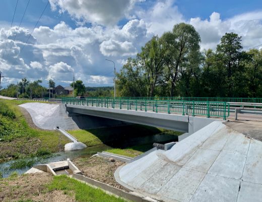 Завершены работы по реконструкции мостового перехода через реку Волоть